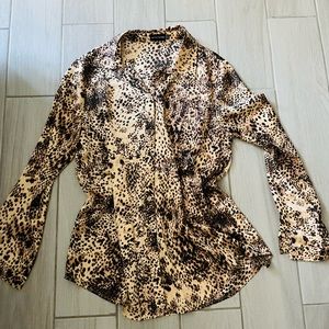 Leopard print button top🐆